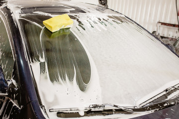 deteyling service center for cleaning and washing the car