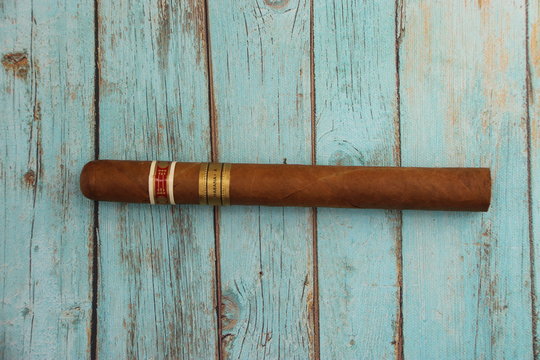 634 Best Cigare Cuba Images Stock Photos Vectors Adobe Stock