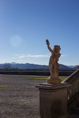 Naklejka premium Mountain Statue