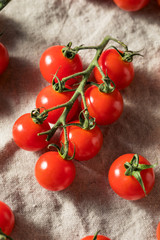 Raw Red Organic Cherry Tomatoes