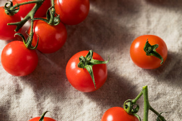 Raw Red Organic Cherry Tomatoes