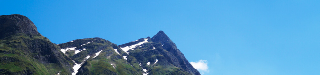 Fototapeta premium Beautiful wide mountains background
