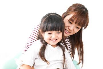 笑顔のお母さんと子供