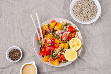 Vegetable salad with beans