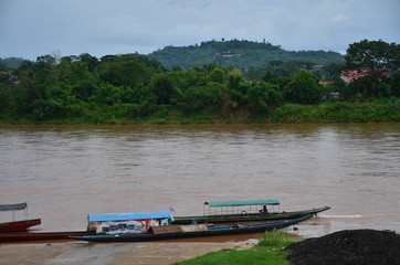 Fototapeta na wymiar タイ北部のチェンコン　メコン川とボート
