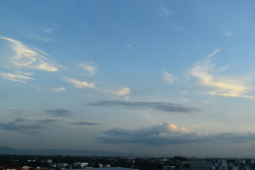 Fototapeta na wymiar sky and cloud above the town