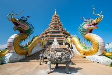 Chiang rai Wat Huay Pla Kang is a temple complex containing a big Buddha statue and 9 floor pagoda and a beautiful white temple. It’s about 5 miles North of Chiang Rai City,Thailand