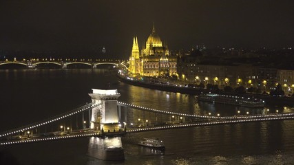 Fototapeta na wymiar Hungarian Parliament and Sz??chenyi Chain Bridge over Danube river in Budapest