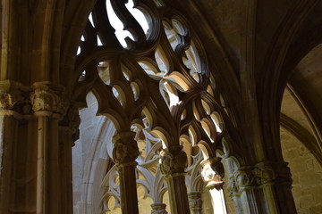 Vision au travers de cette dentelle de pierre et jeux de lumière, ombres et lumières