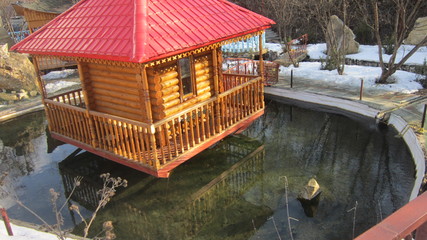 на реке