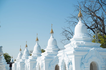Templo budista em Mandalay, Myanmar.