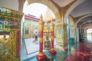 Templo budista em Mandalay, Myanmar.