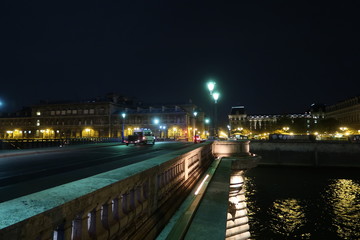 Fototapeta premium Skyline of the city of Paris, France by night