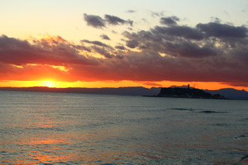 日没後の江ノ島