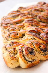 Poppy seed cake from yeast dough.