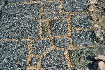 Naturstein im Wasser