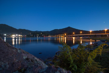 Obraz premium Lake Teletskoye shore at night, Altai Republic, Russia