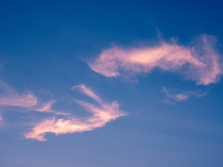 The sunset sky is very beautiful.