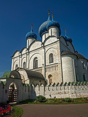 Fototapeta na wymiar Nativity of the Virgin Temple. Kremlin in the city of Suzdal, Russia. XIII, XVI, XVIII centuries