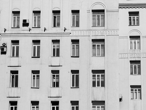 Horizontal black and white city windows background hd