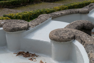 Wasserparadies, öffentlicher Park mit Springbrunnen und kleinen Wasserfällen in Baden-Baden