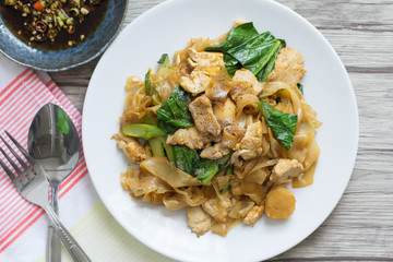 Stir fried noodles with pork