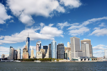Obraz premium Skyline with famous skyscrapers of Manhattan and East River.