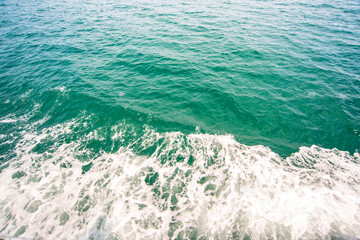 trace tail of speed boat 