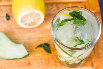  summer refreshing mint and lemon cocktail