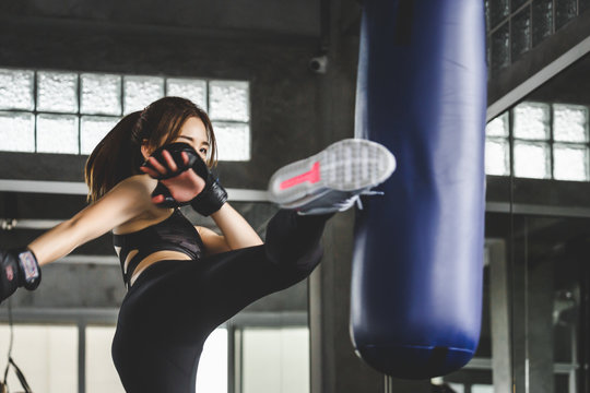 Kick boxing young woman stock image. Image of sport, strength - 30652131
