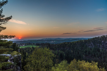 Sonnenuntergang am kleinen Bärenstein - Blick ins Dresdner Elbtal