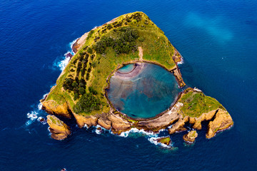 Die Azoren aus der Luft - Sao Miguel - Heisse Quellen, Gärten, Sen und Landschaften aus der Luft  © Roman