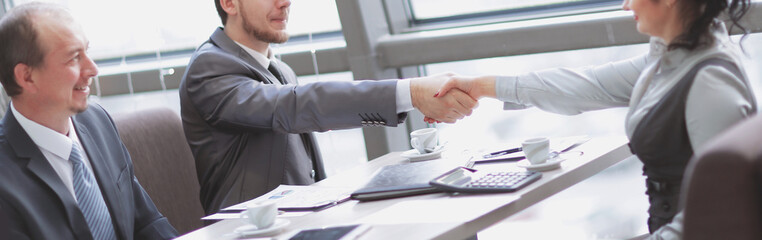 handshake Manager and the client over a Desk