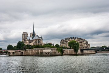 Île de la Cité in Paris from the river