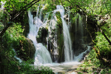 Fototapeta na wymiar Waterfall in the national park of Jiuzhaigou