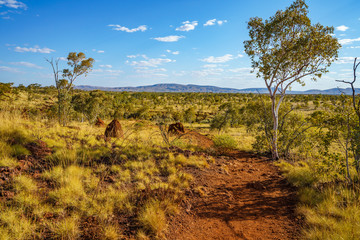 hiking to joffre gorge lookout in karijini national park, western australia 9 © Christian B.