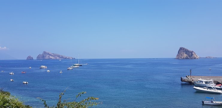 basiluzzo visto da Panarea