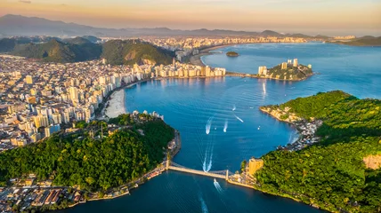 Fototapete Brasilien Blick auf die Drohne von der Bucht von São Vicente mit Santos nach unten im Bundesstaat São Paulo - Brasilien.