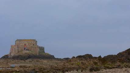 Bretagne in Frankreich zwischen Felsen und Kultur