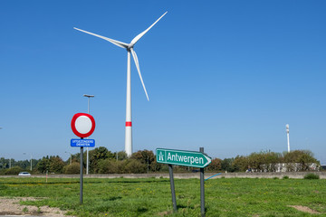 Uitgezonderd diensten or excluding services, a traffic sign on the Netherlands highway