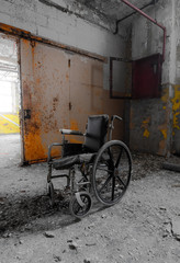 Fototapeta na wymiar abandoned Wheel Chair 