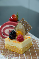 A mini cak