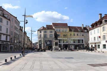 Fototapeta na wymiar Ville de Lons Le Saunier - Département du Jura - France - Place de la Liberté