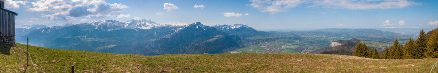 Fototapeta na wymiar Vallée Verte et Mont Blanc
