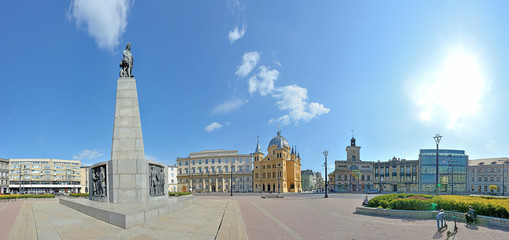 Fototapeta na wymiar Łódź, Polska- widok na Plac Wolności. 
