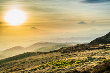 Obraz premium Sunset from Castle Law in the Scottish Highlands