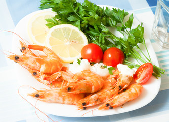 cooked shrimp on plate close up