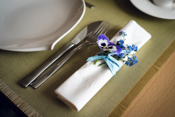 Cutlery decoration napkin with flowers