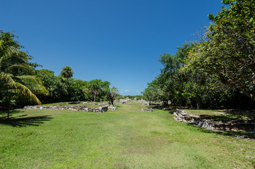 Fototapeta premium Ancient Ruins of El Rey in Cancun, Mexico