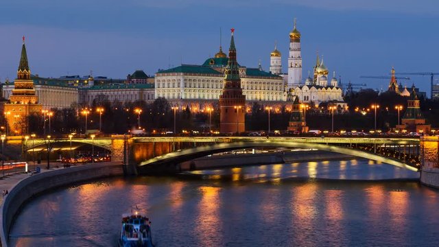 Time-lapse from the Patriarchal bridge, view of the Kremlin and the Stone bridge